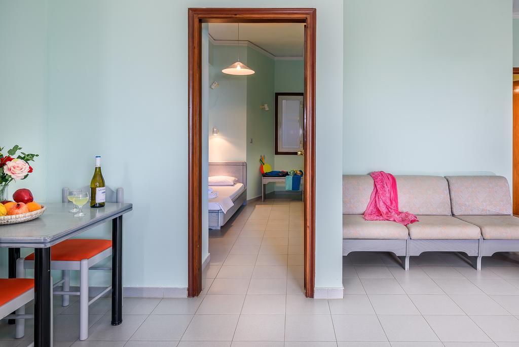 Louladakis Apartments Kolymbari Extérieur photo